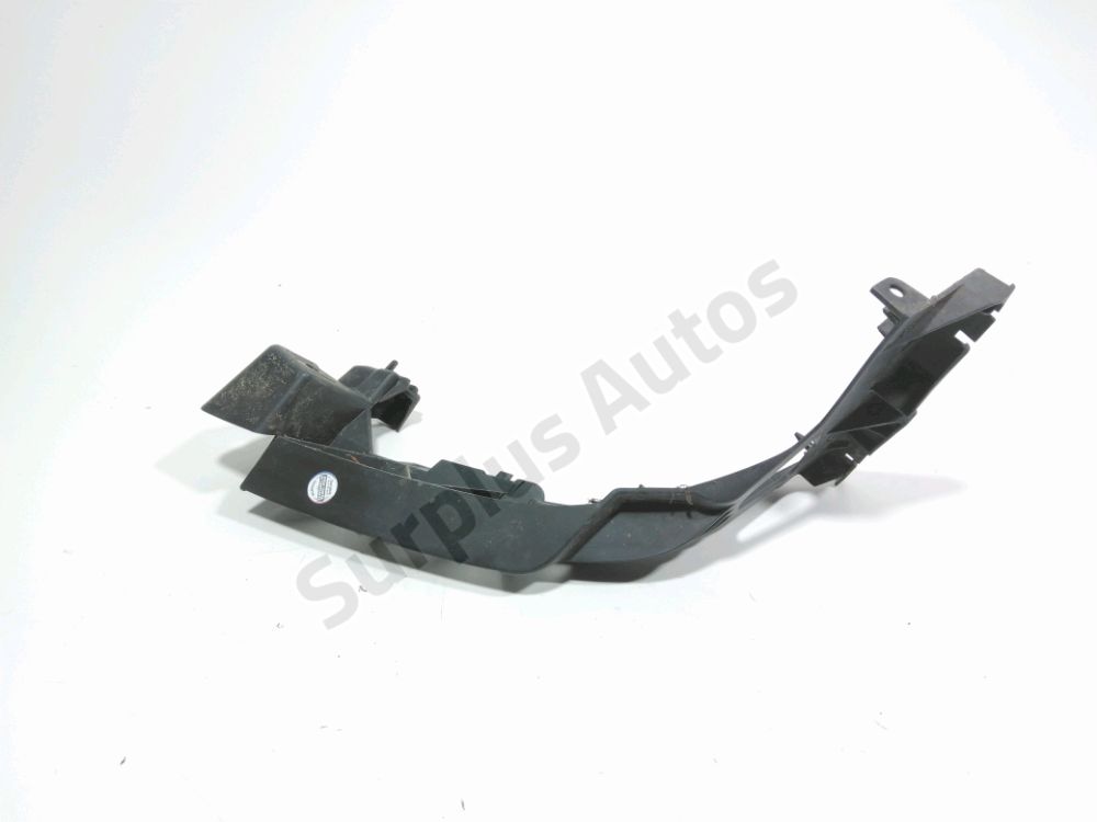 Support gauche de pare-choc arrière