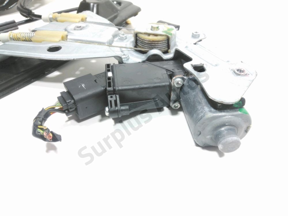 Lève-vitre électrique avant gauche