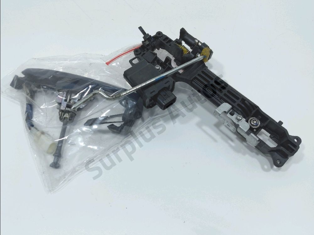 Poignee exterieure avant gauche