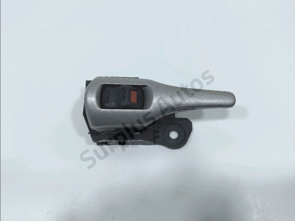 Poignee interieure porte avant gauche