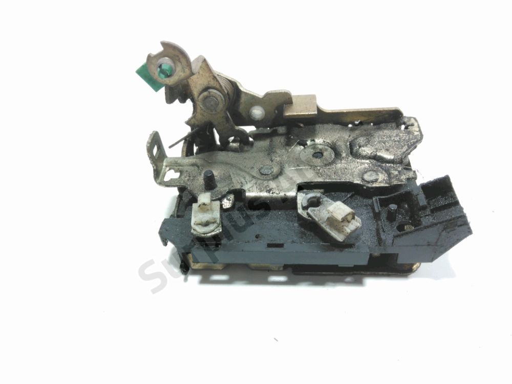 Serrure de porte avant droite