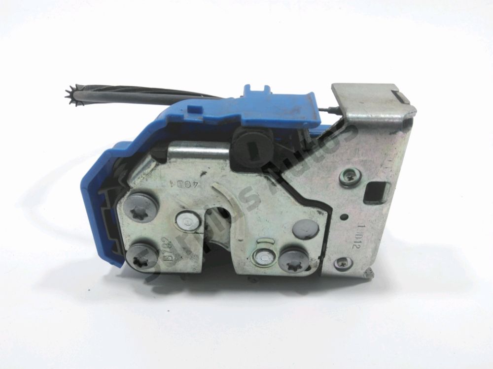 Serrure de porte avant droite