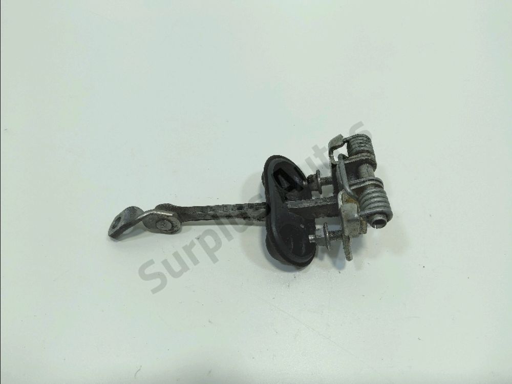 Tirant de porte avant droit