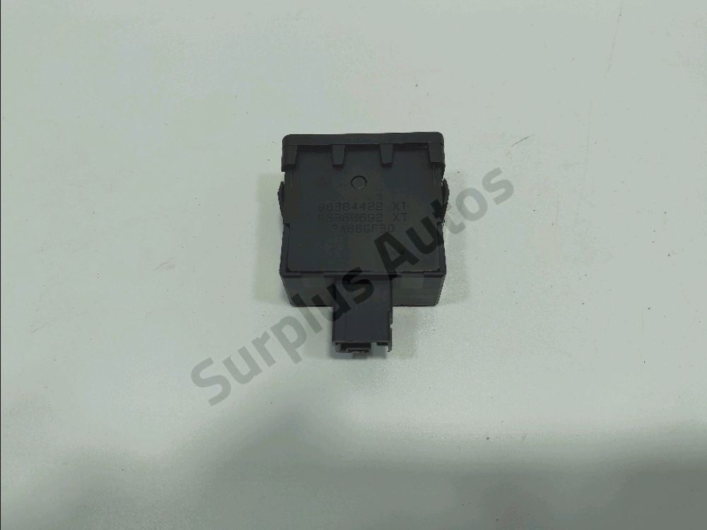 Commande lève-vitre avant droit