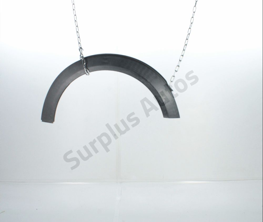 Elargisseur d'aile avant droite