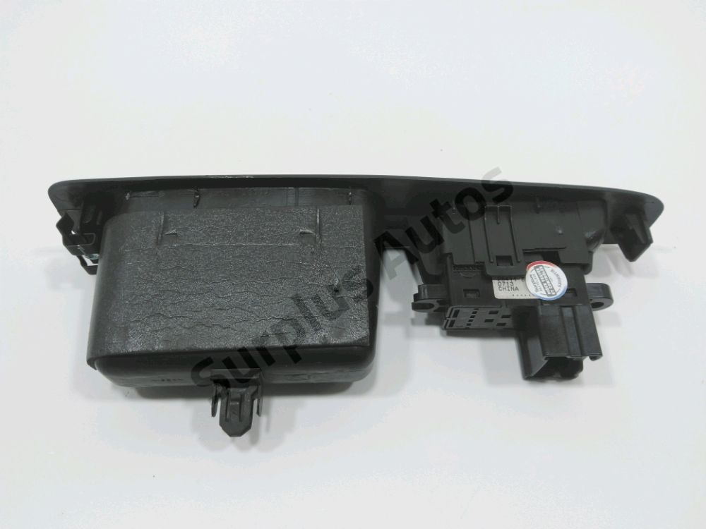 Commande lève-vitre arrière gauche