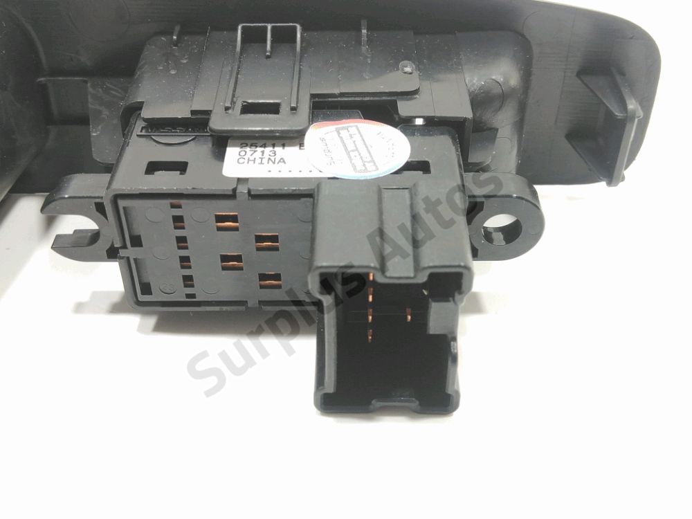 Commande lève-vitre arrière gauche