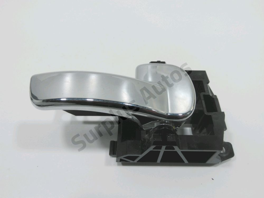 Poignee interieure porte avant droite