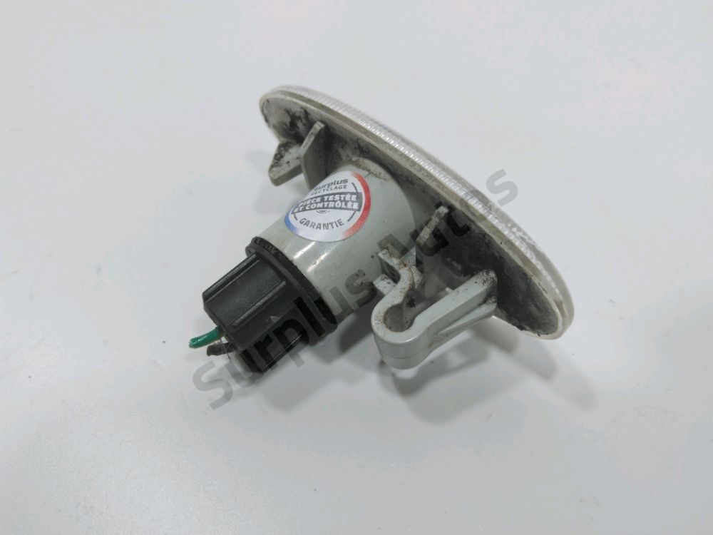 Répétiteur d'aile gauche