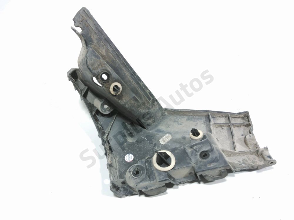 Support droit de pare-choc arrière