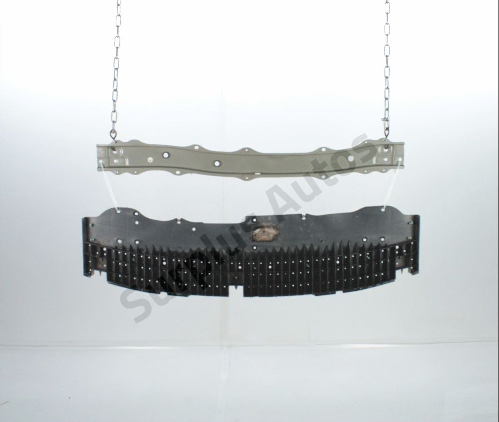 Traverse inférieure armature avant