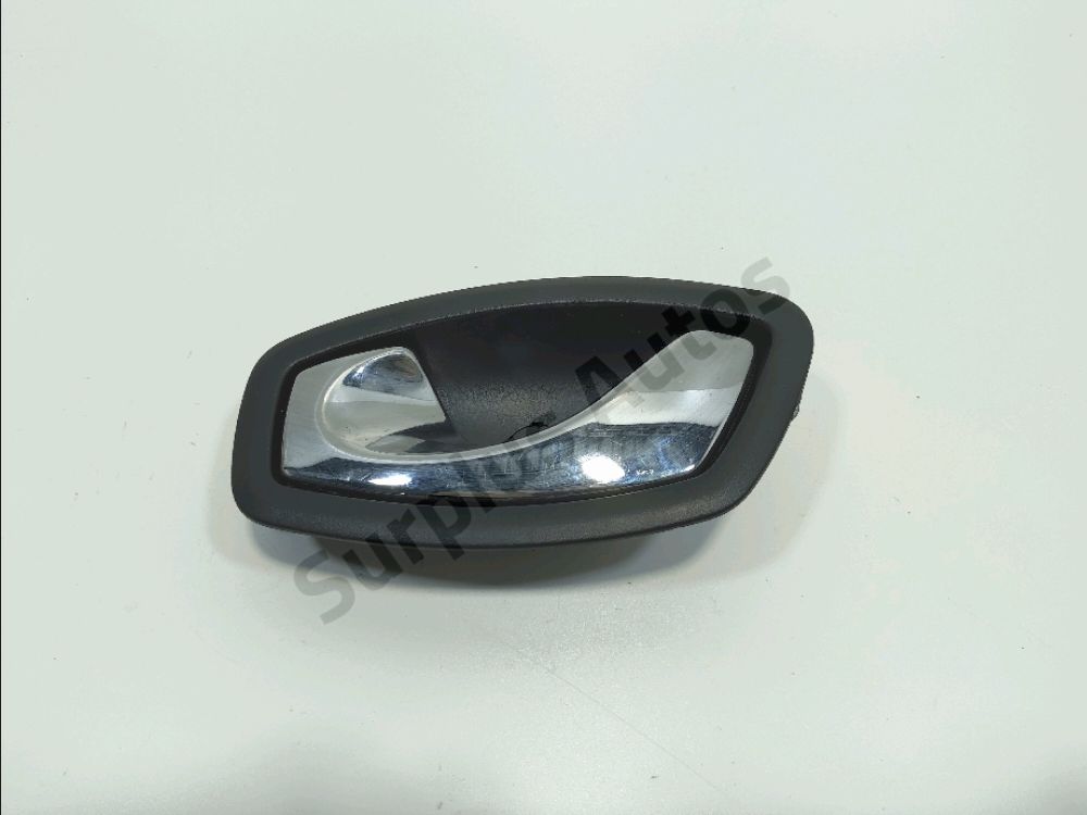 Poignee interieure porte avant gauche