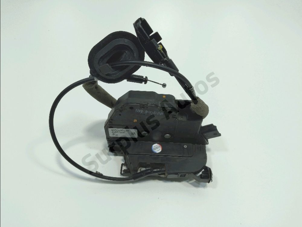 Serrure de porte avant droite