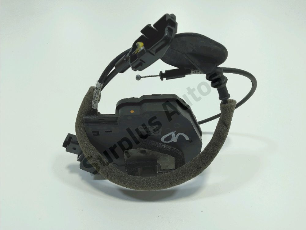 Serrure de porte avant droite