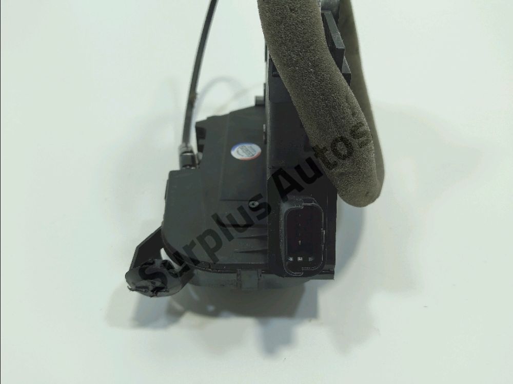 Serrure de porte avant droite