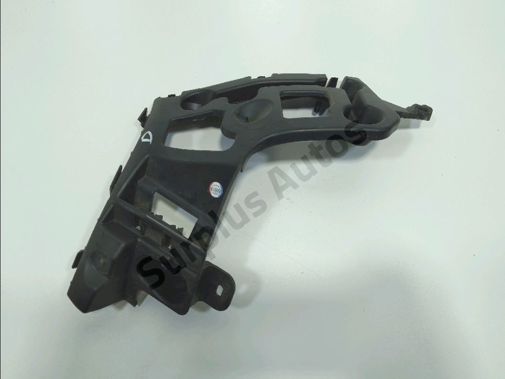 Support droit de pare-choc arrière