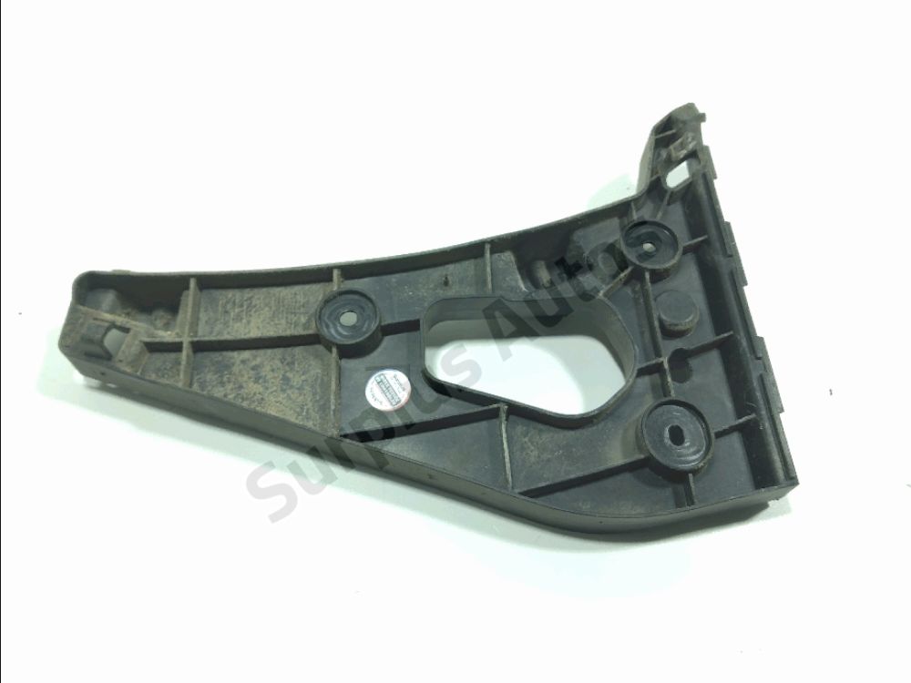 Support droit de pare-choc arrière