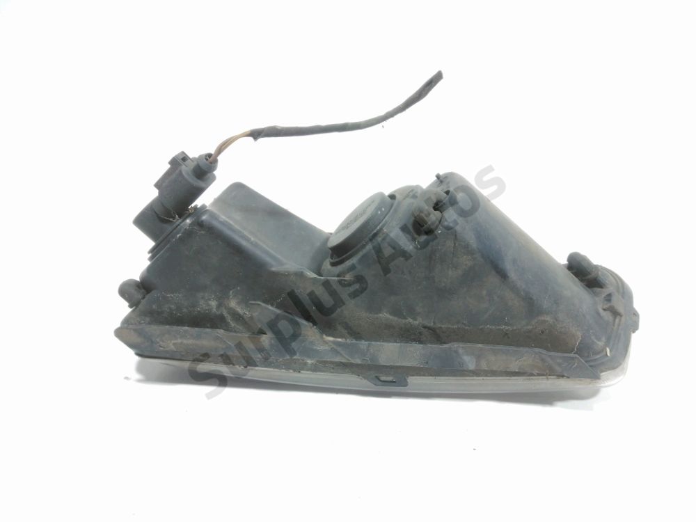 Feu diurne avant droit