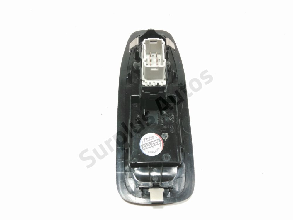 Commande lève-vitre avant droit