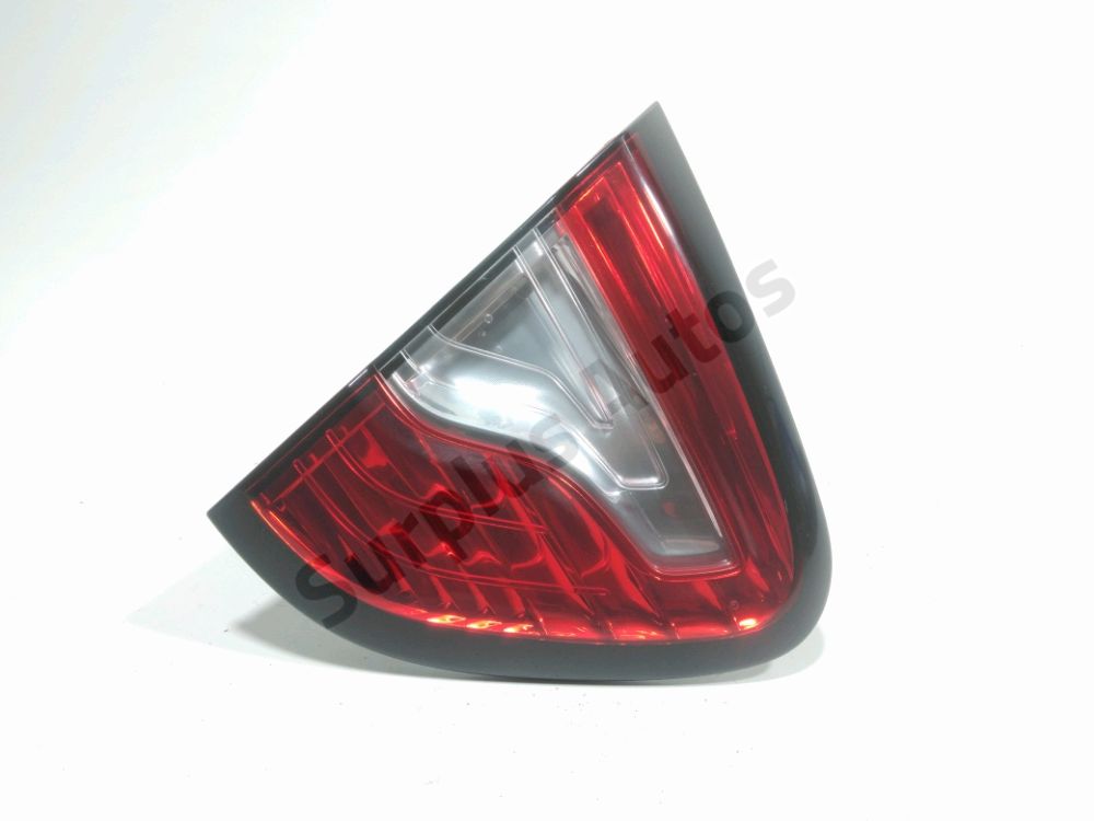 Feu arrière intérieur gauche