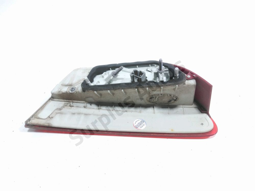 Feu arrière intérieur gauche