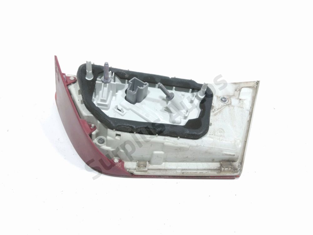 Feu arrière intérieur gauche