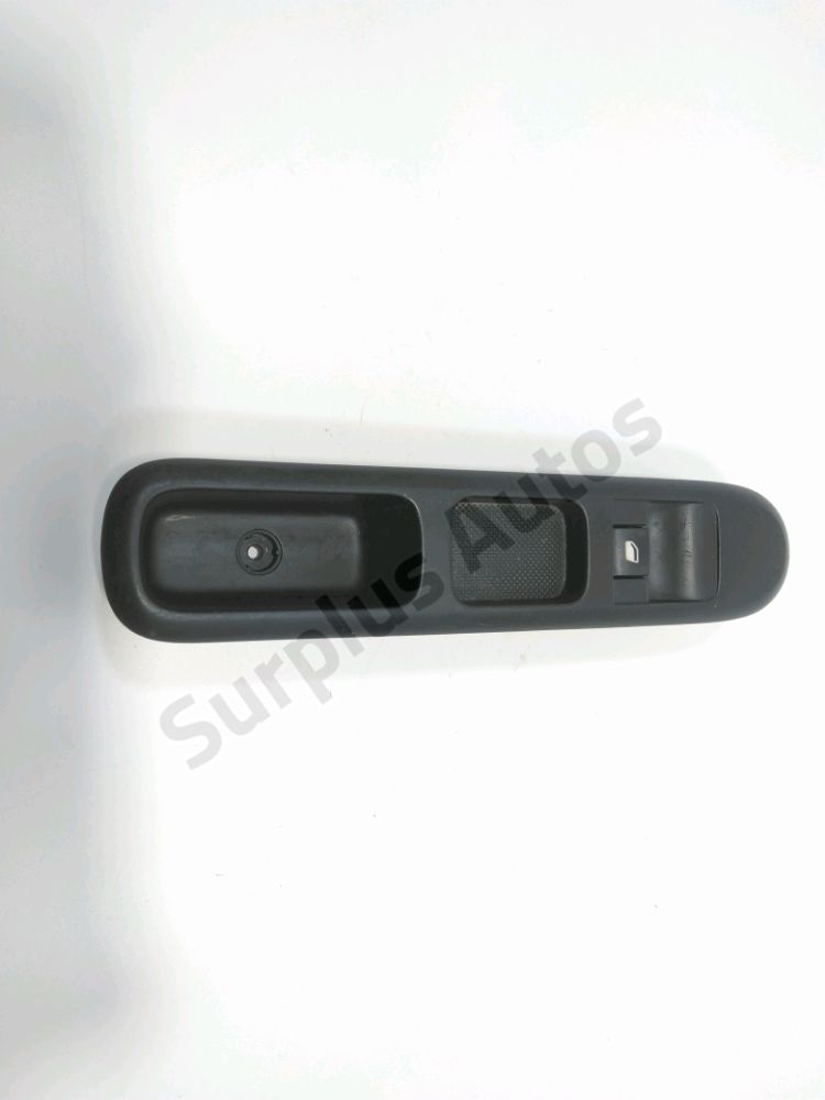 Commande leve-vitre avant droit