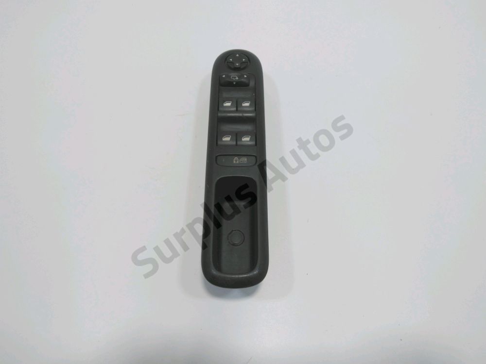 Commande lève-vitre avant gauche