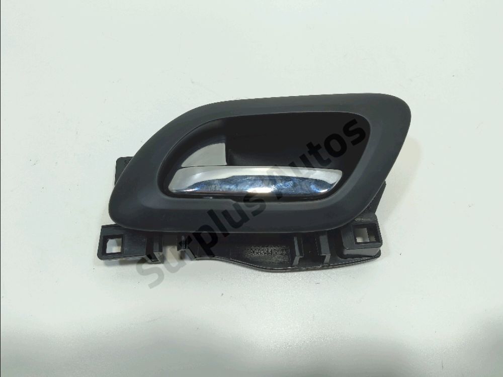 Poignee interieure porte arriere gauche