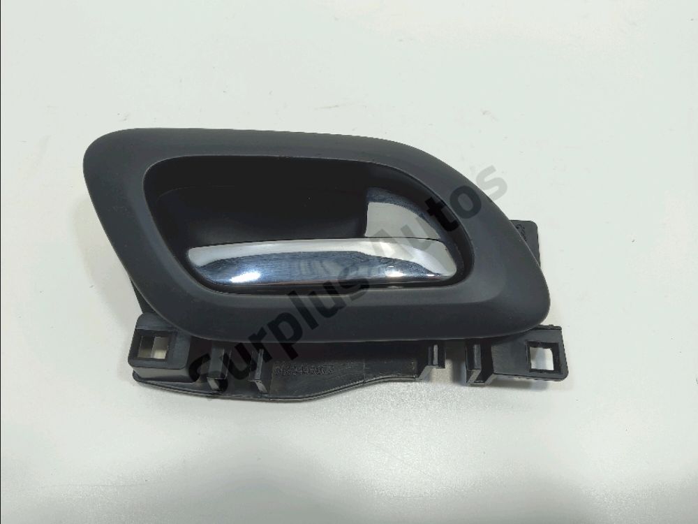 Poignee interieure porte avant droite