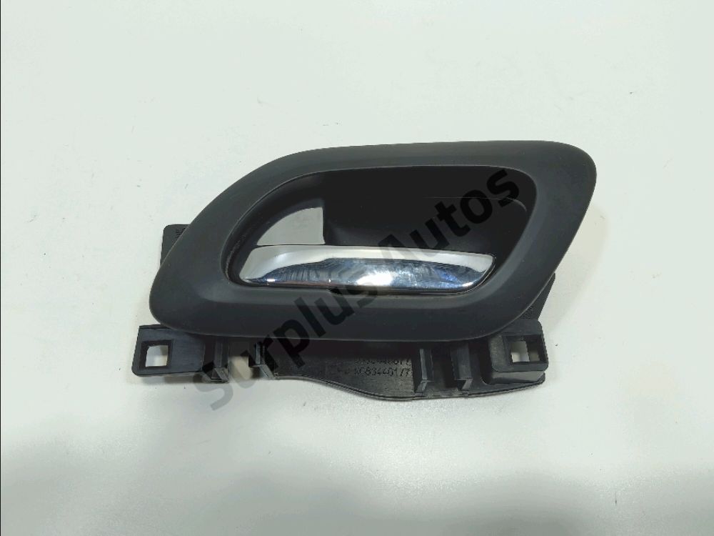 Poignee interieure porte avant gauche