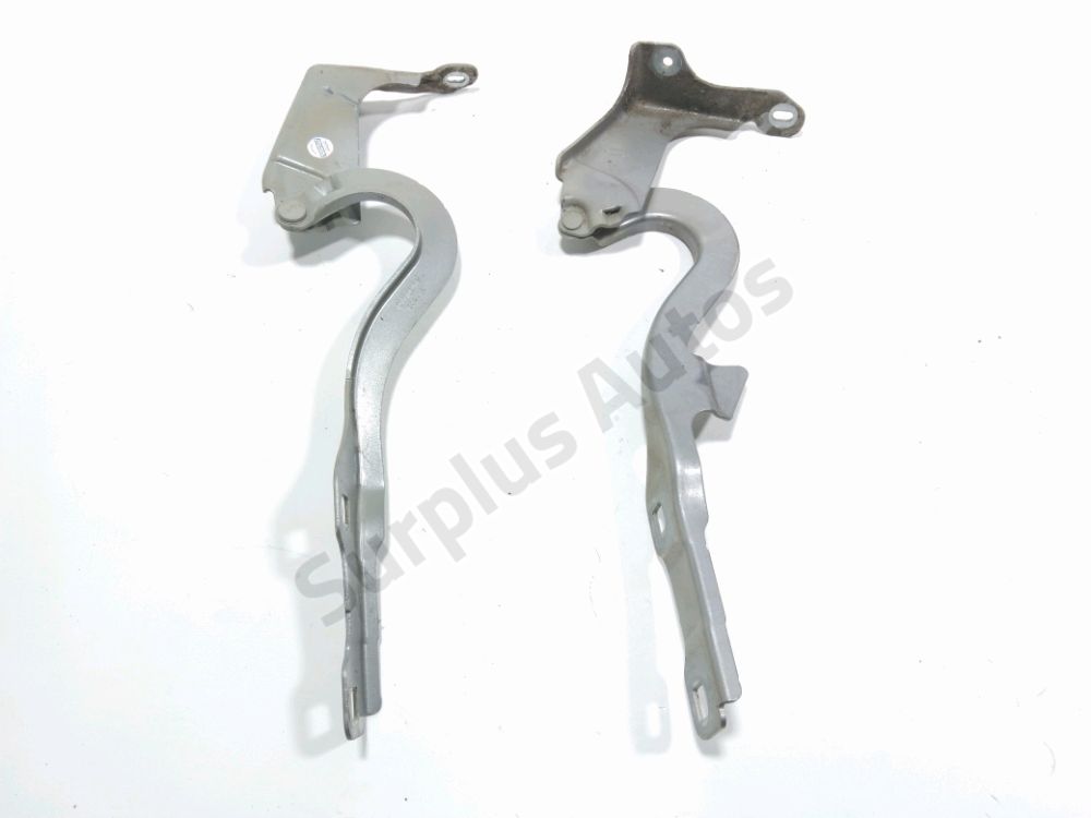 Jeu de charnières de capot