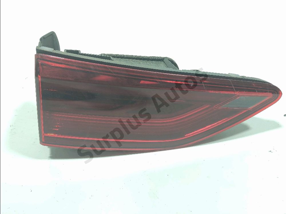 Feu arrière intérieur gauche