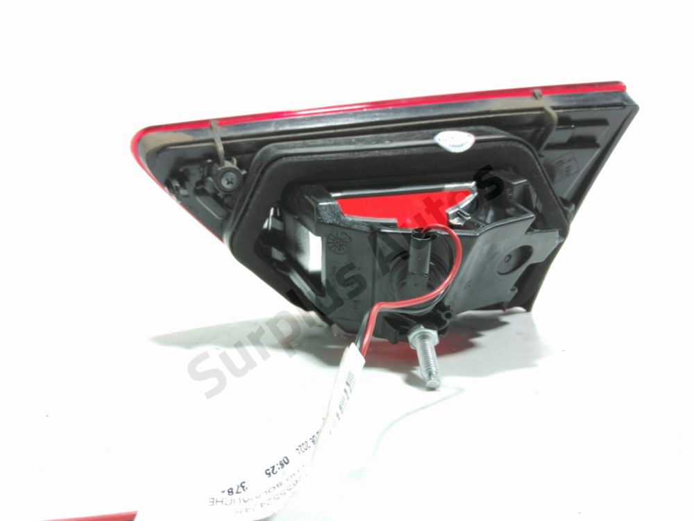 Feu arrière intérieur gauche