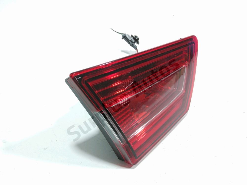 Feu arrière intérieur gauche