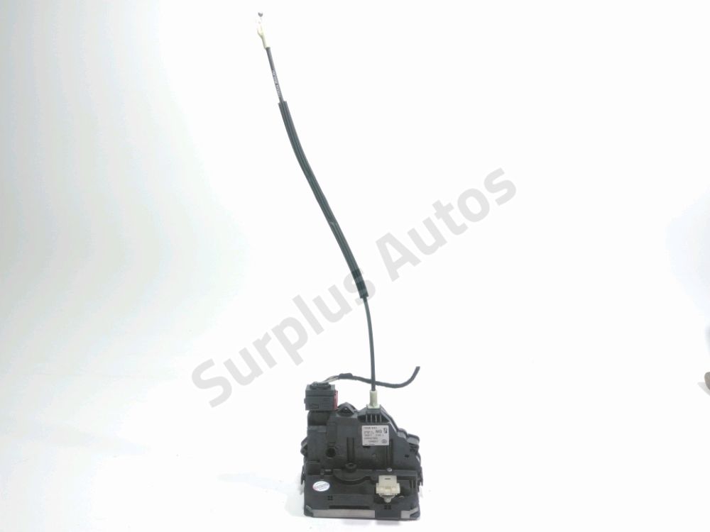 Serrure de porte avant droite