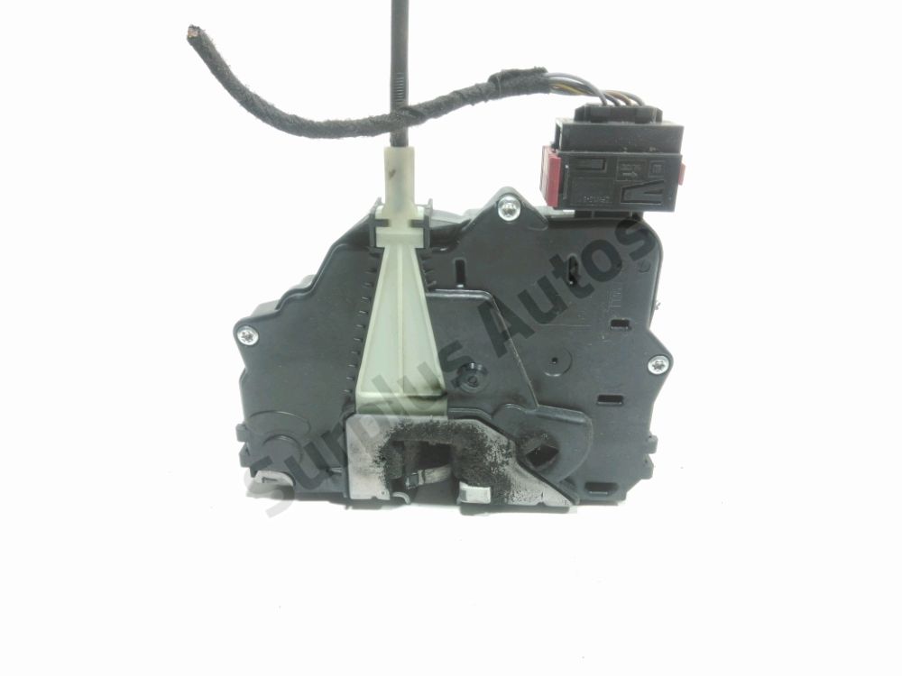 Serrure de porte avant droite