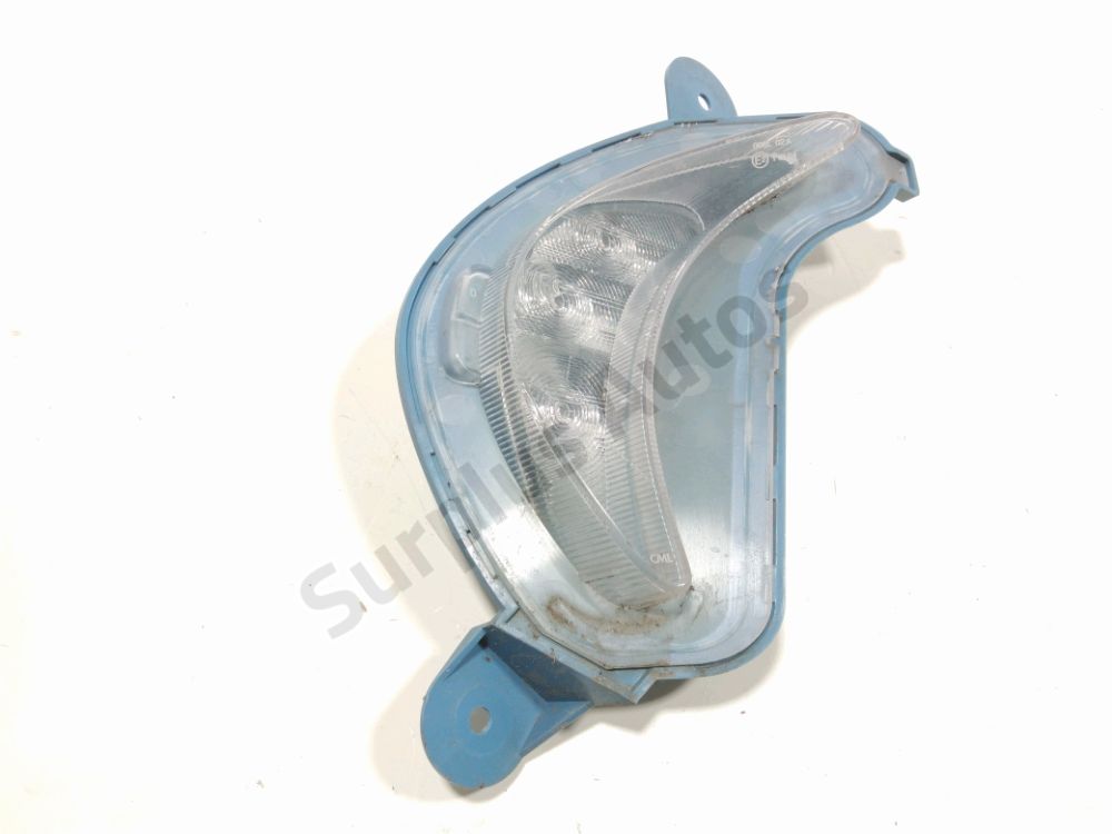 Feu diurne avant droit