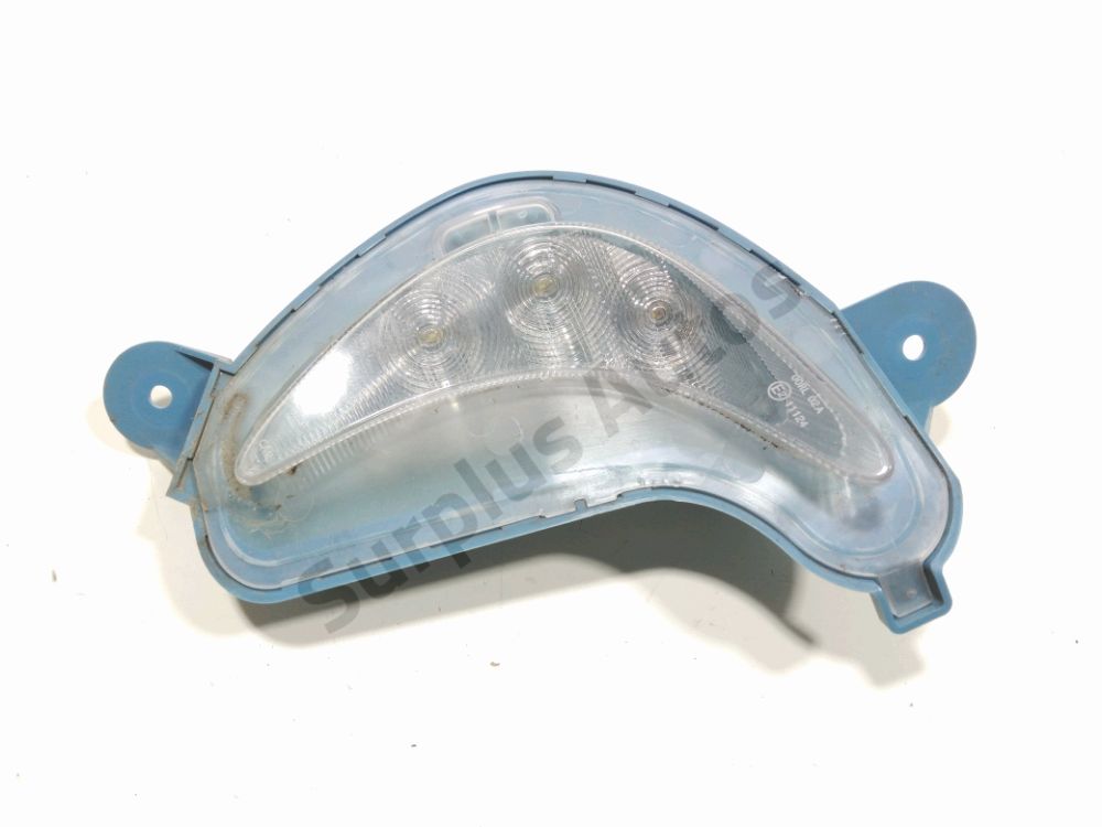 Feu diurne avant droit