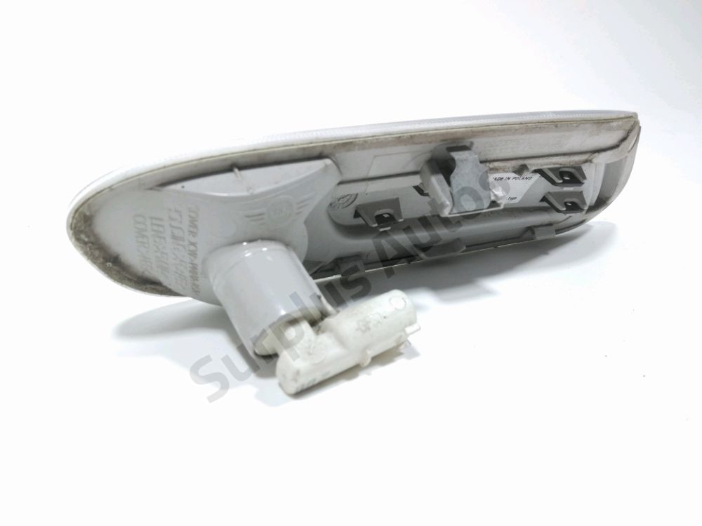 Répétiteur d'aile gauche