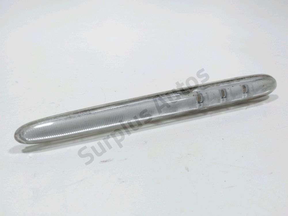 Répétiteur d'aile droit