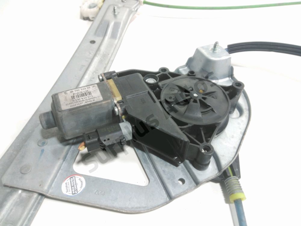 Lève-vitre électrique avant droit