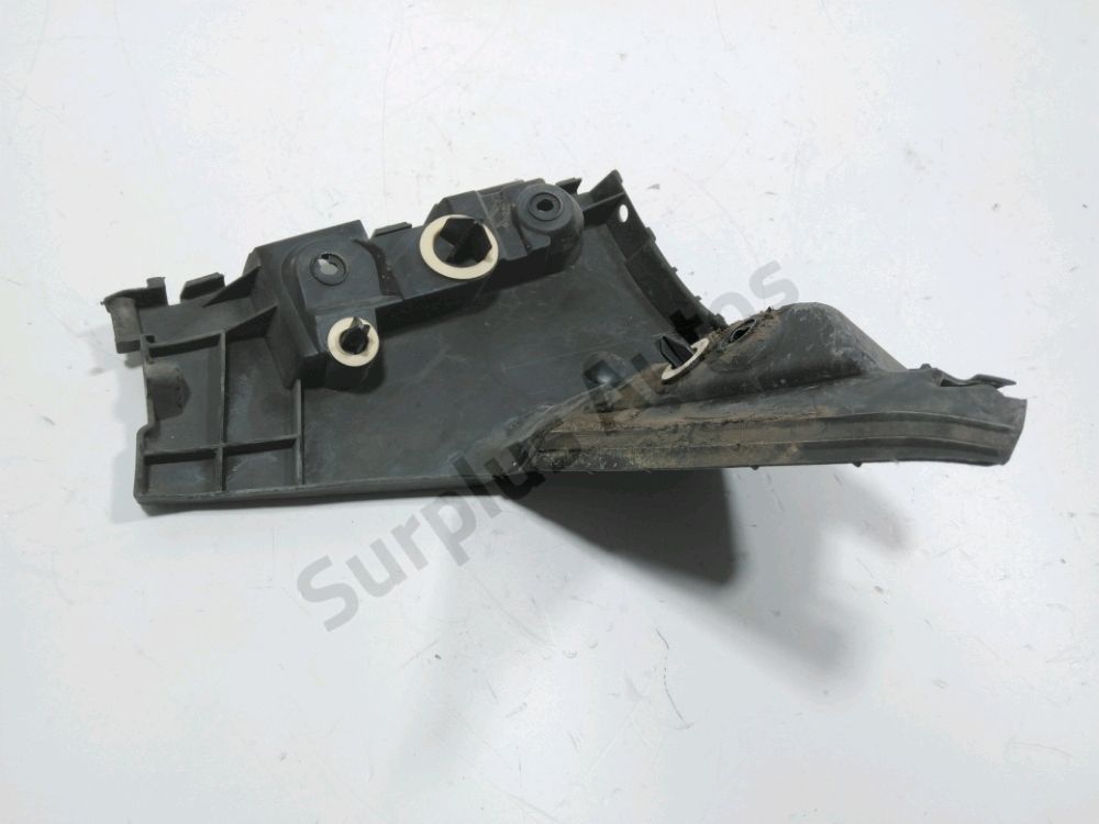 Support droit de pare-choc arrière