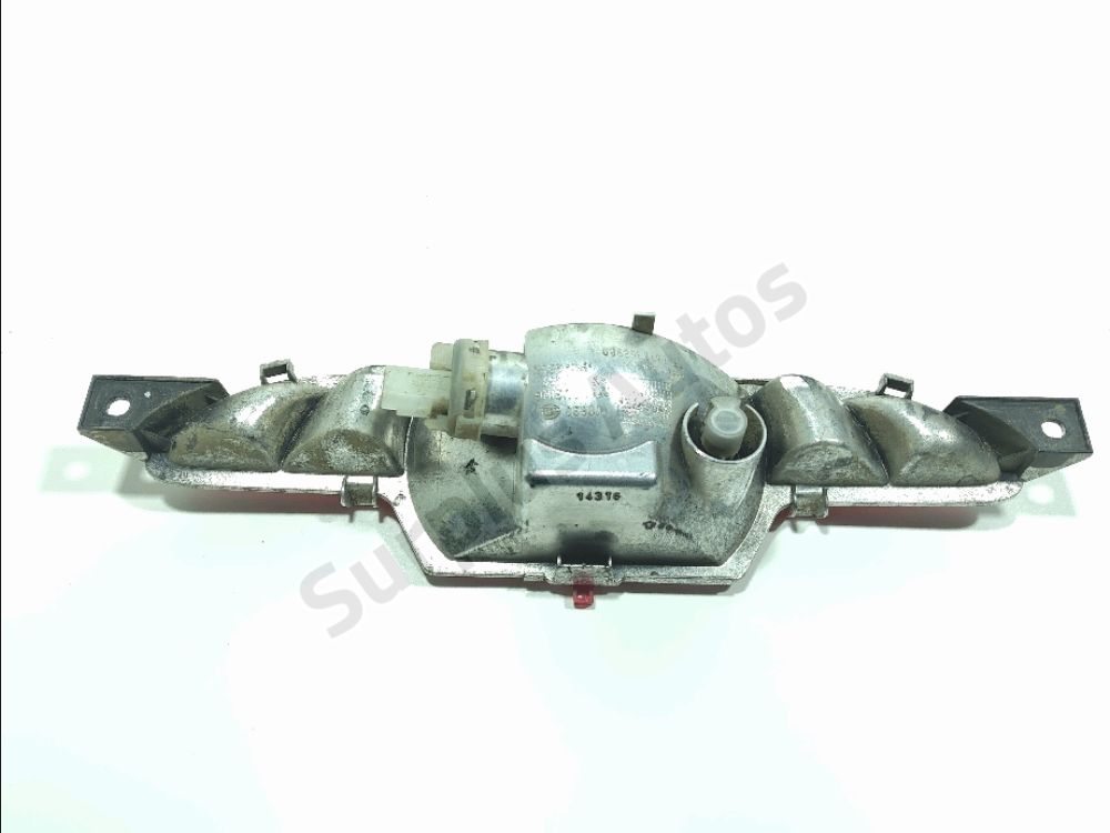 Feu de brouillard arrière central