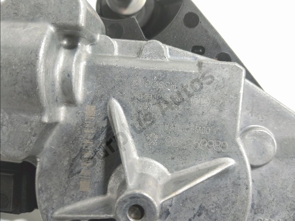Moteur d'essuie glace arrière