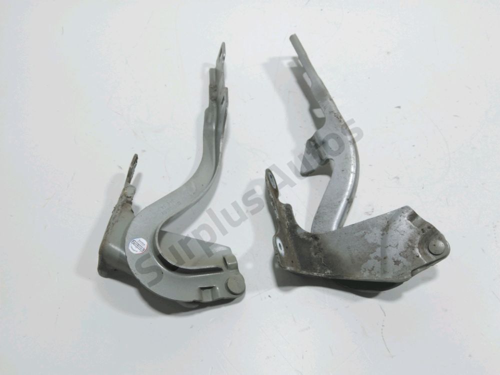 Jeu de charnières de capot