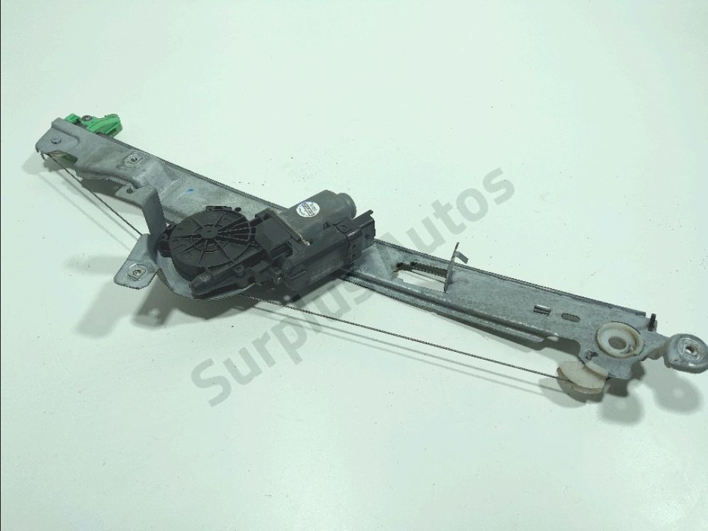 Leve-vitre electrique avant droit