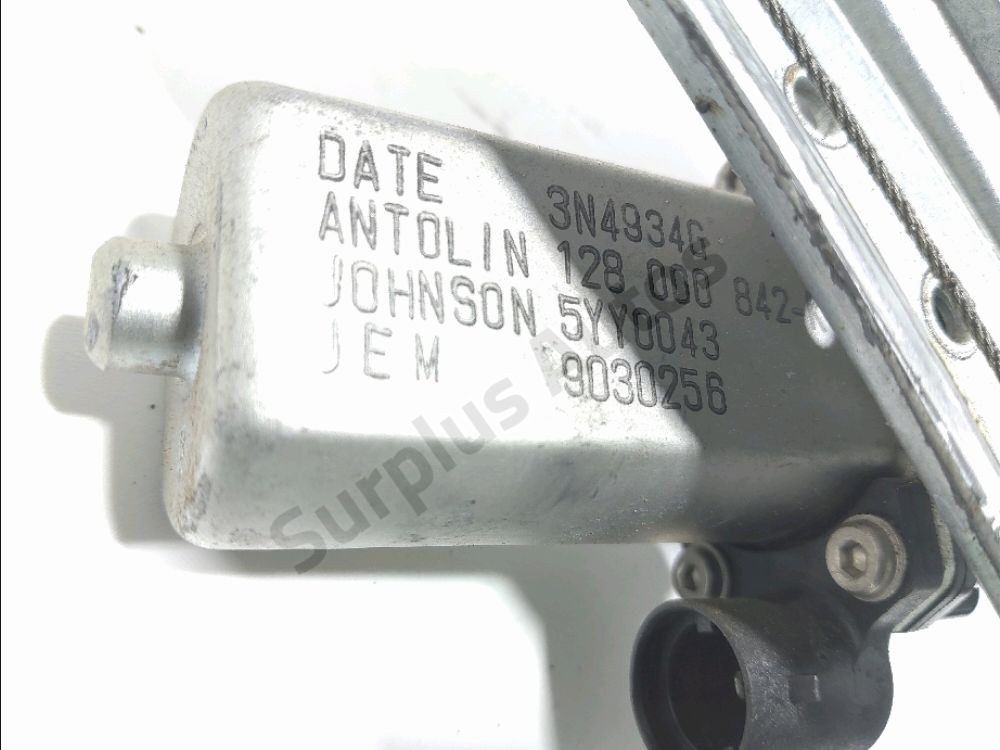 Lève-vitre électrique avant droit