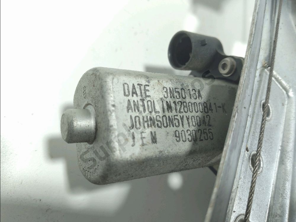 Lève-vitre électrique avant gauche