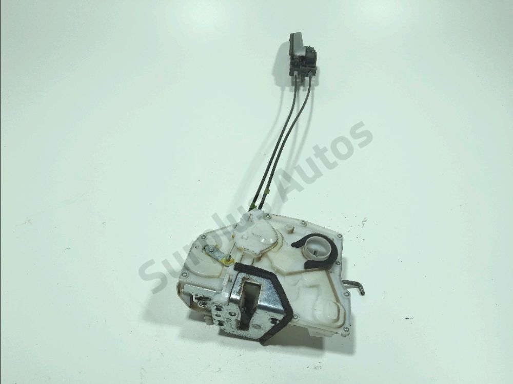 Serrure de porte avant droite